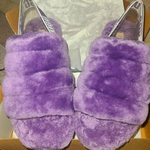 UGG women's size 10 Fluff Yeah slide in violet bloom color 💜